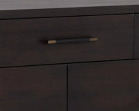 Weldrick Dresser