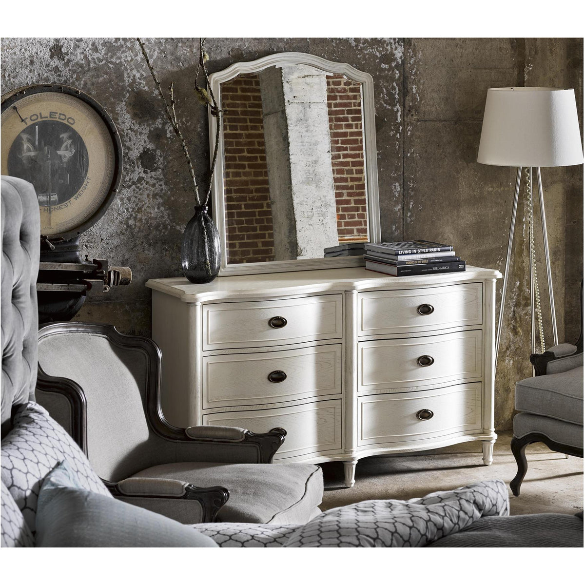Amity Dresser