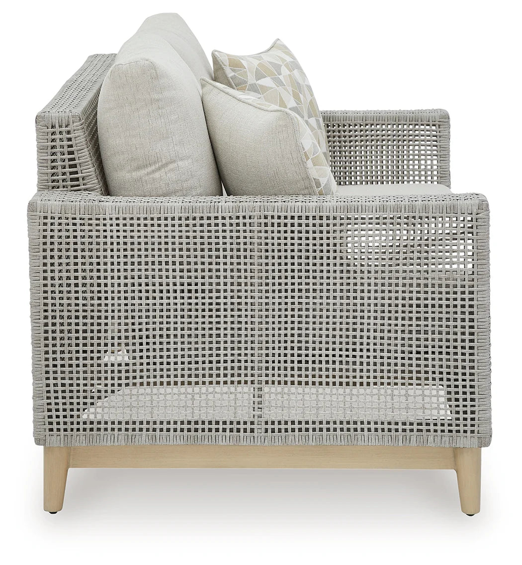 Seton Creek Loveseat